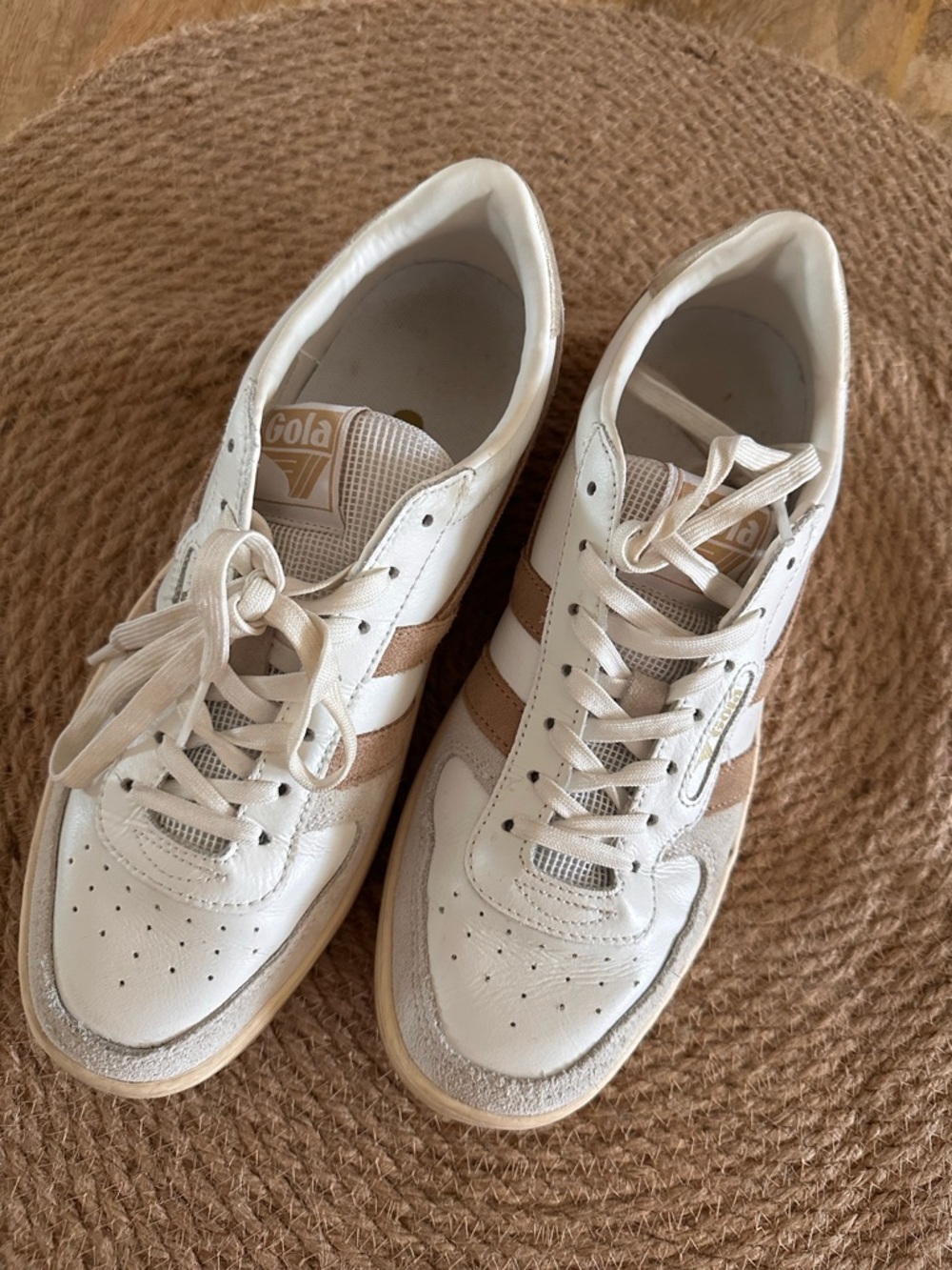 Gola Cream & Tan Low-Top Sneakers
